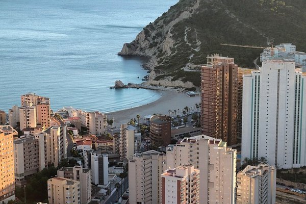 Travailler en espagne : tout ce qu'il faut savoir pour 2025